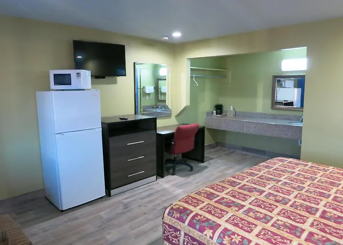 Gateway Motel *